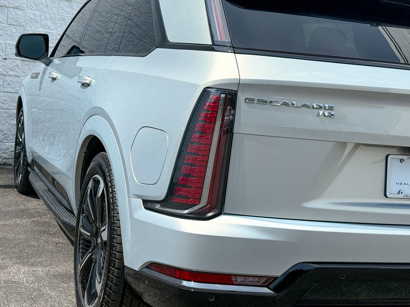 2025 Cadillac Escalade IQ Sport 2 - Photo 9