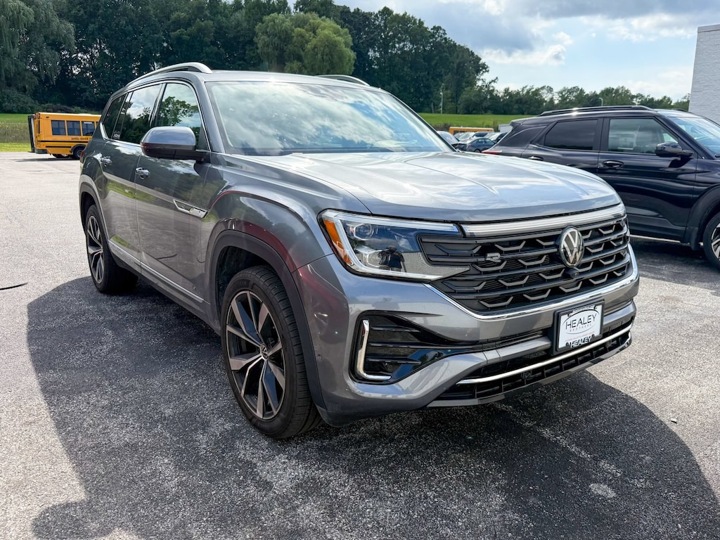 Used 2024 Volkswagen Atlas 2.0T SEL Premium R-Line SUV