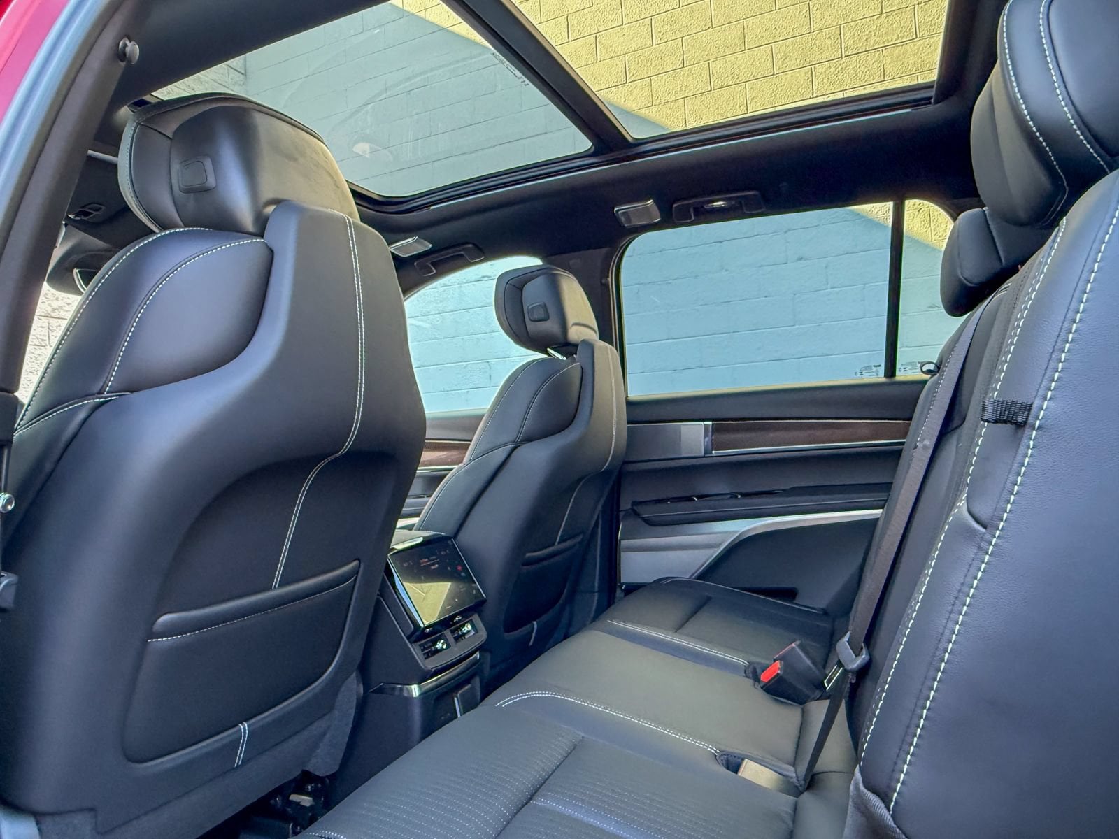 2027 Cadillac VISTIQ Sport - Photo 35