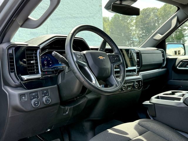 2024 Chevrolet Silverado 1500 LT photo 3