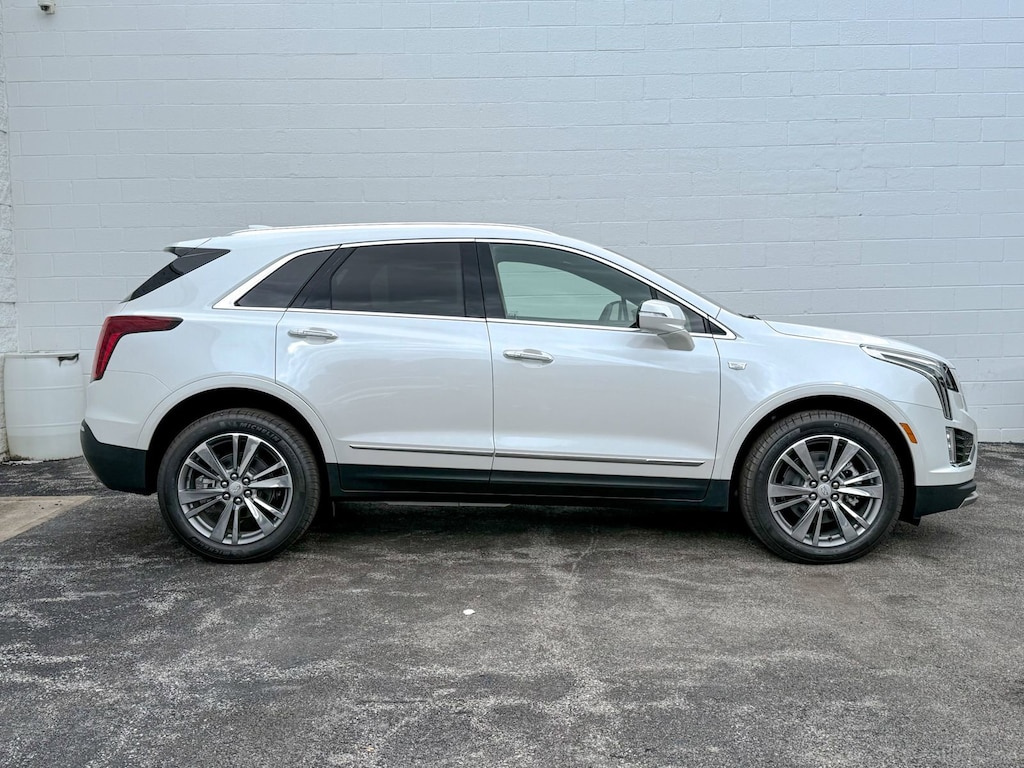 New 2025 CADILLAC XT5 Premium Luxury SUV