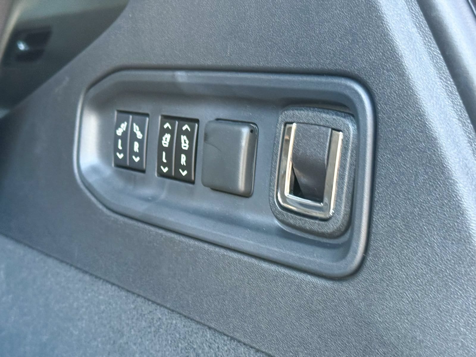 2027 Cadillac VISTIQ Sport - Photo 37