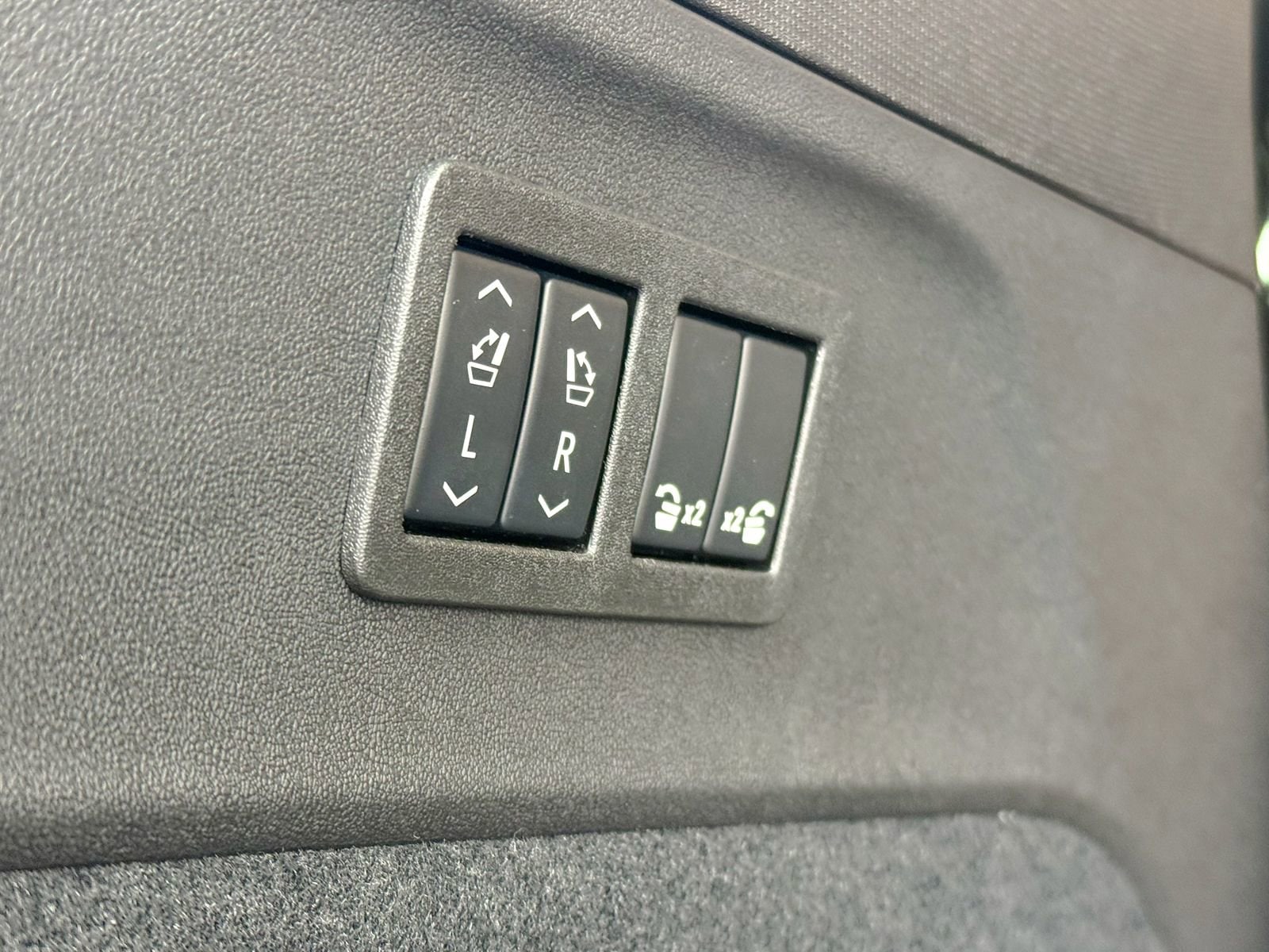 2025 Cadillac Escalade IQ Sport 2 - Photo 38