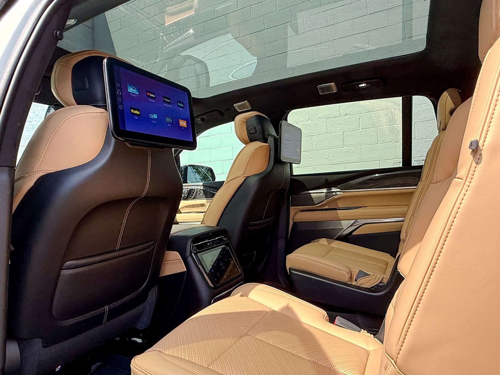 2025 Cadillac Escalade IQ Sport 2 - Photo 38