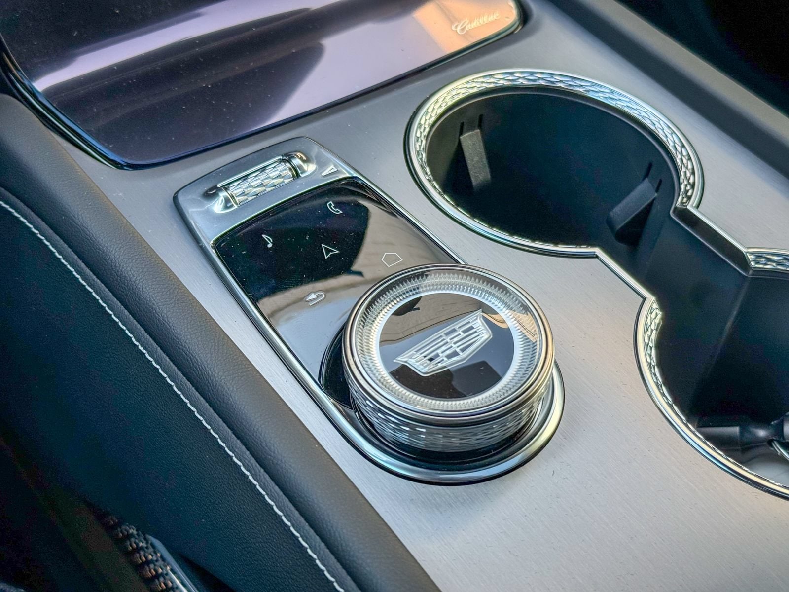 2027 Cadillac VISTIQ Sport - Photo 23