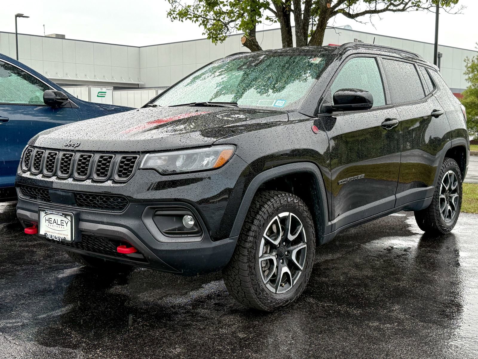 2024 Jeep Compass Trailhawk photo 2