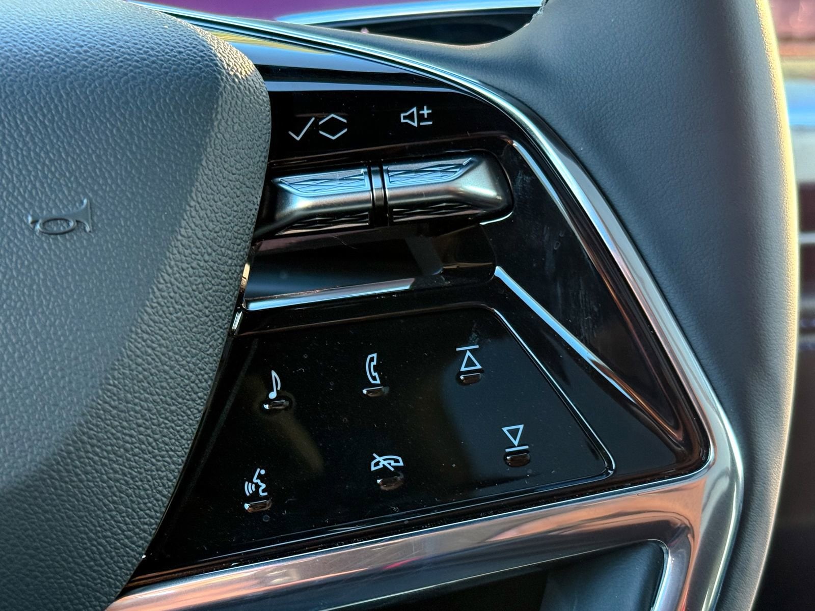 2025 Cadillac Escalade IQ Sport 1 - Photo 24