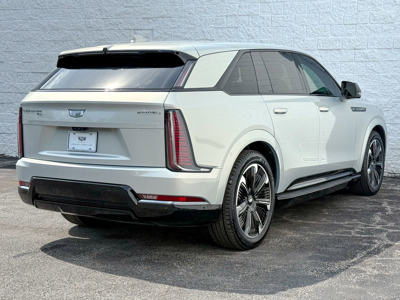 2025 Cadillac Escalade IQ Sport 2 - Photo 8