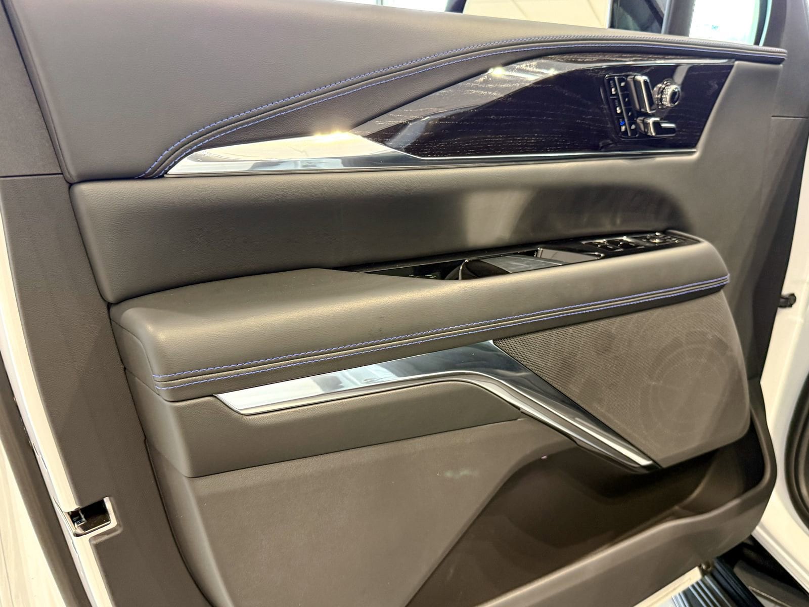 2026 Cadillac Escalade IQL Sport - Photo 13