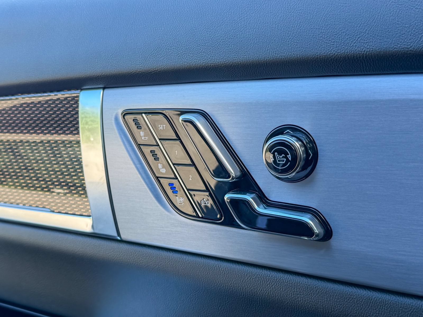 2027 Cadillac VISTIQ Sport - Photo 18