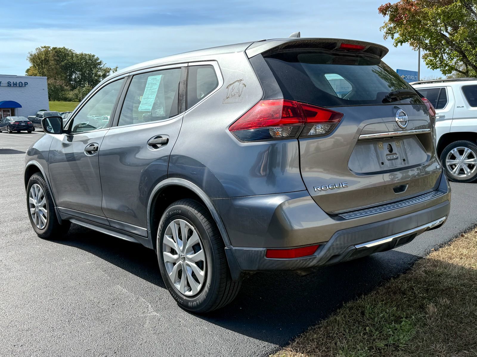 2018 Nissan Rogue S photo 2