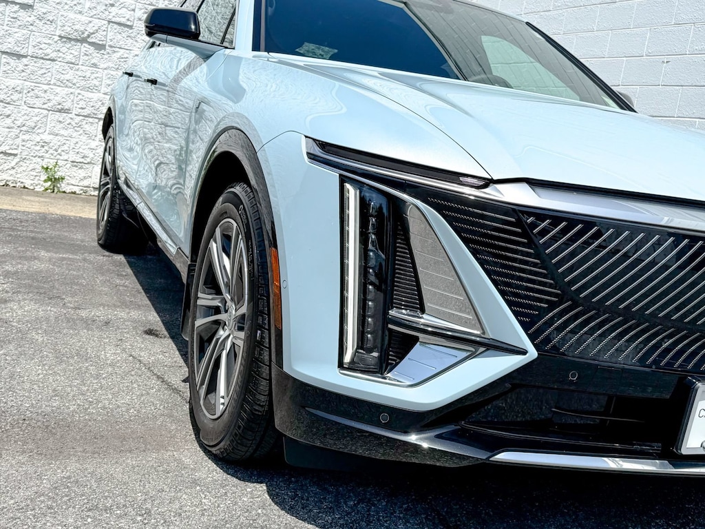 Certified 2024 CADILLAC LYRIQ Luxury 1 SUV