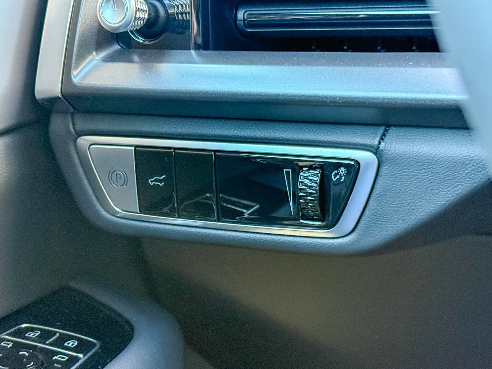 2027 Cadillac VISTIQ Sport - Photo 29