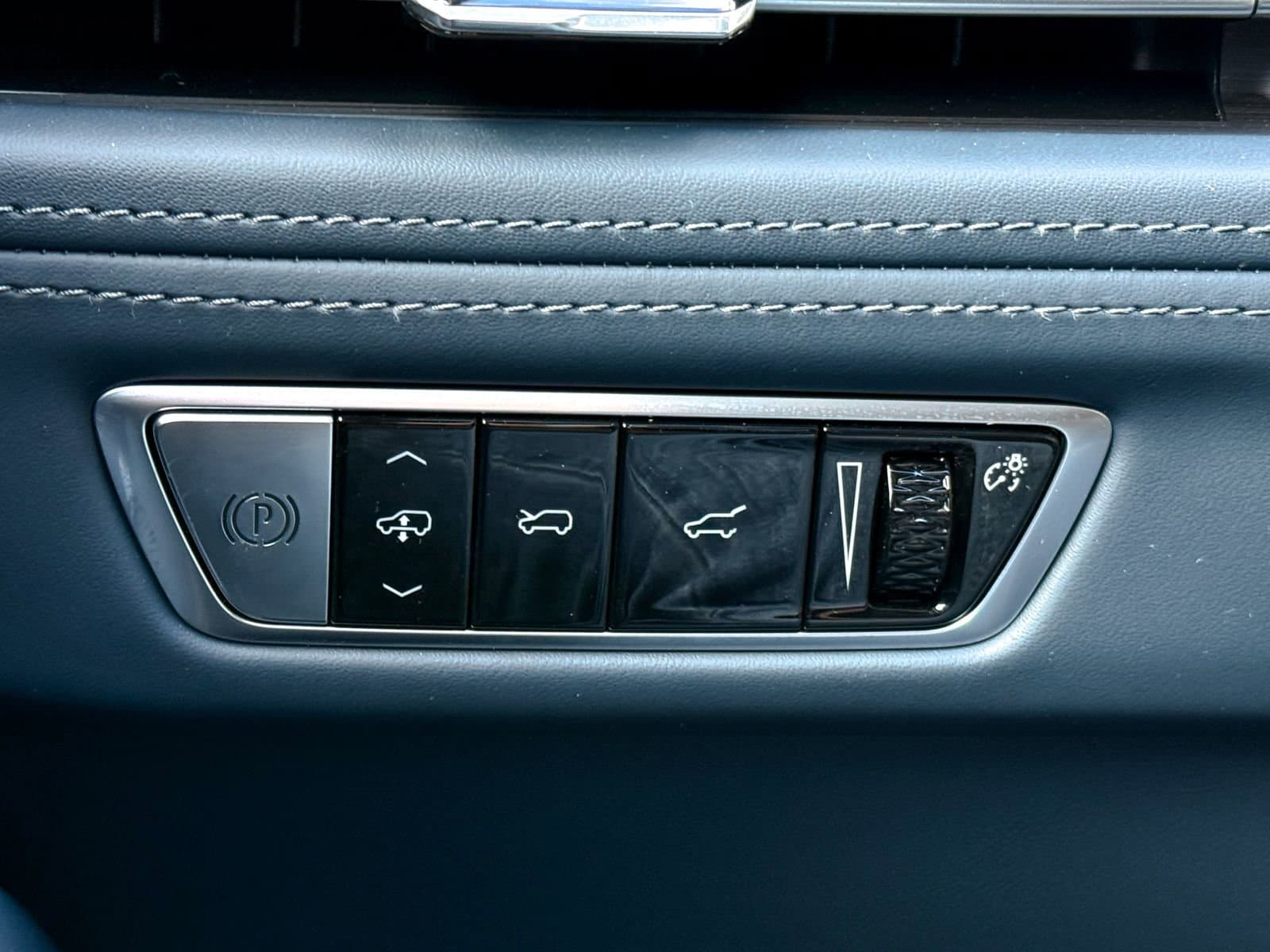 2025 Cadillac Escalade IQ Sport 2 - Photo 27