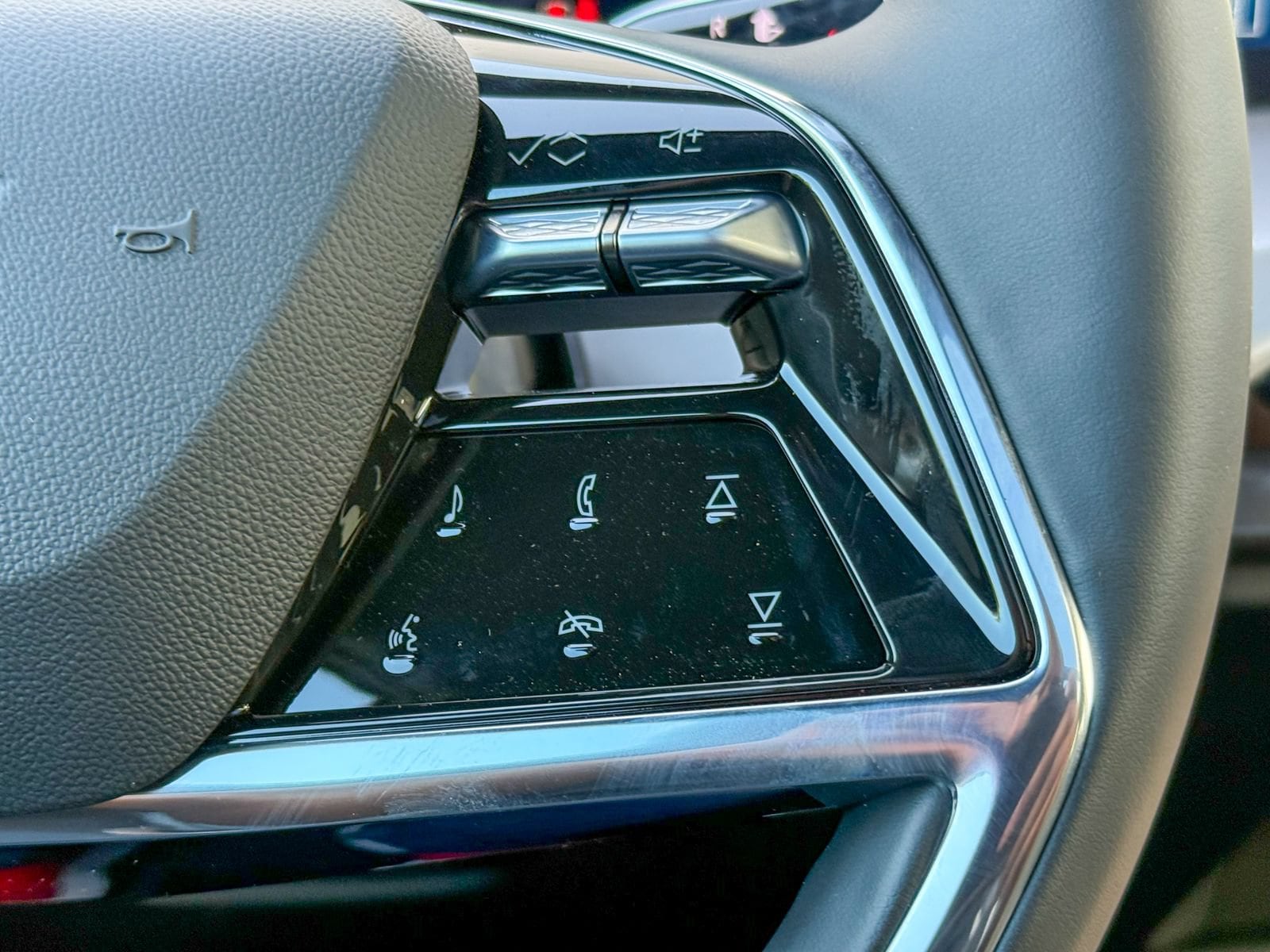 2027 Cadillac VISTIQ Sport - Photo 25