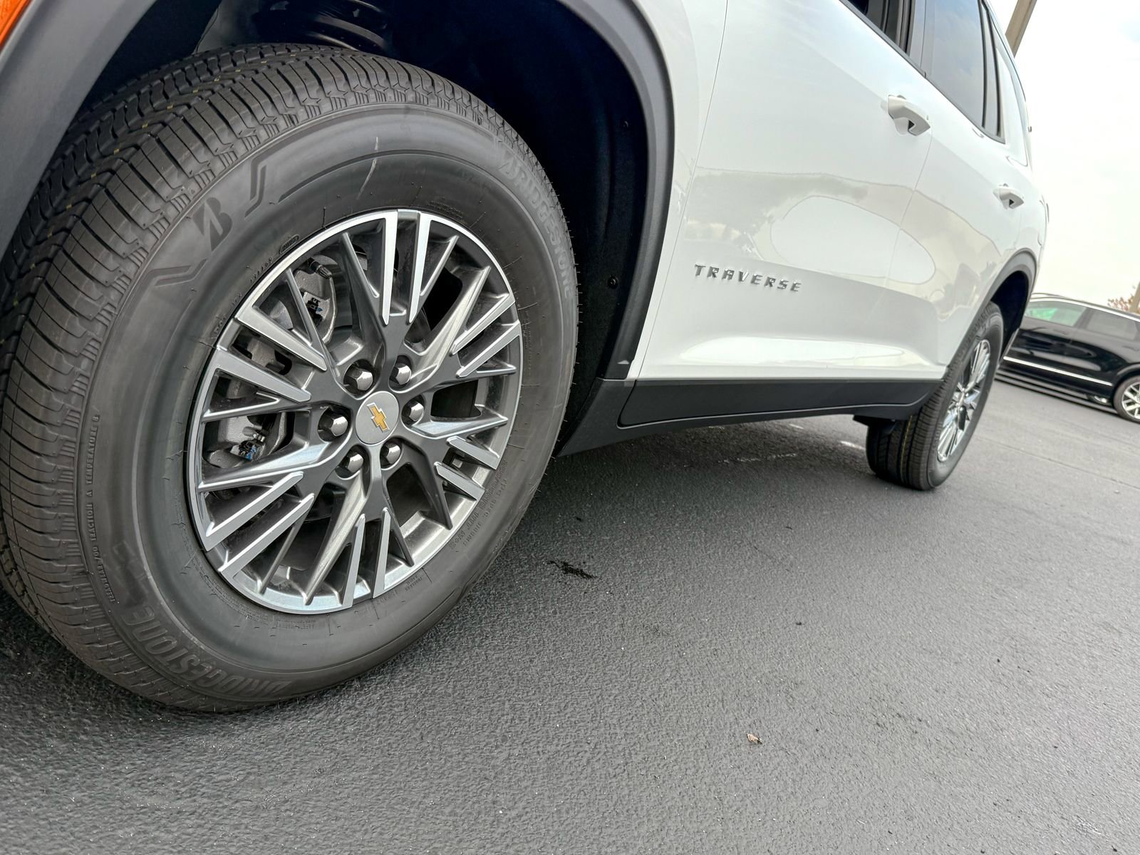 2026 Chevrolet Traverse photo 4