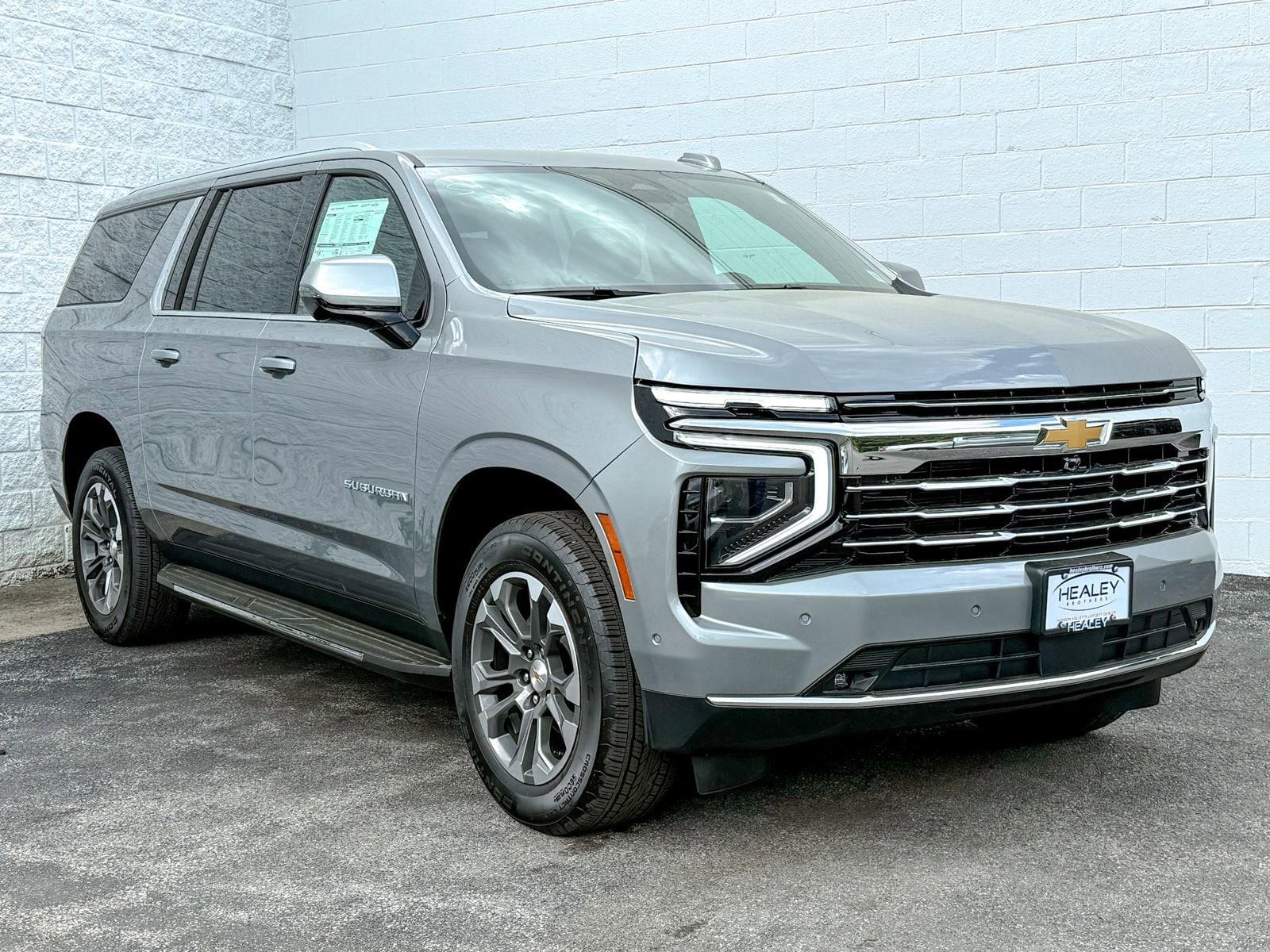 2026 Chevrolet Suburban LT 4WD's photo
