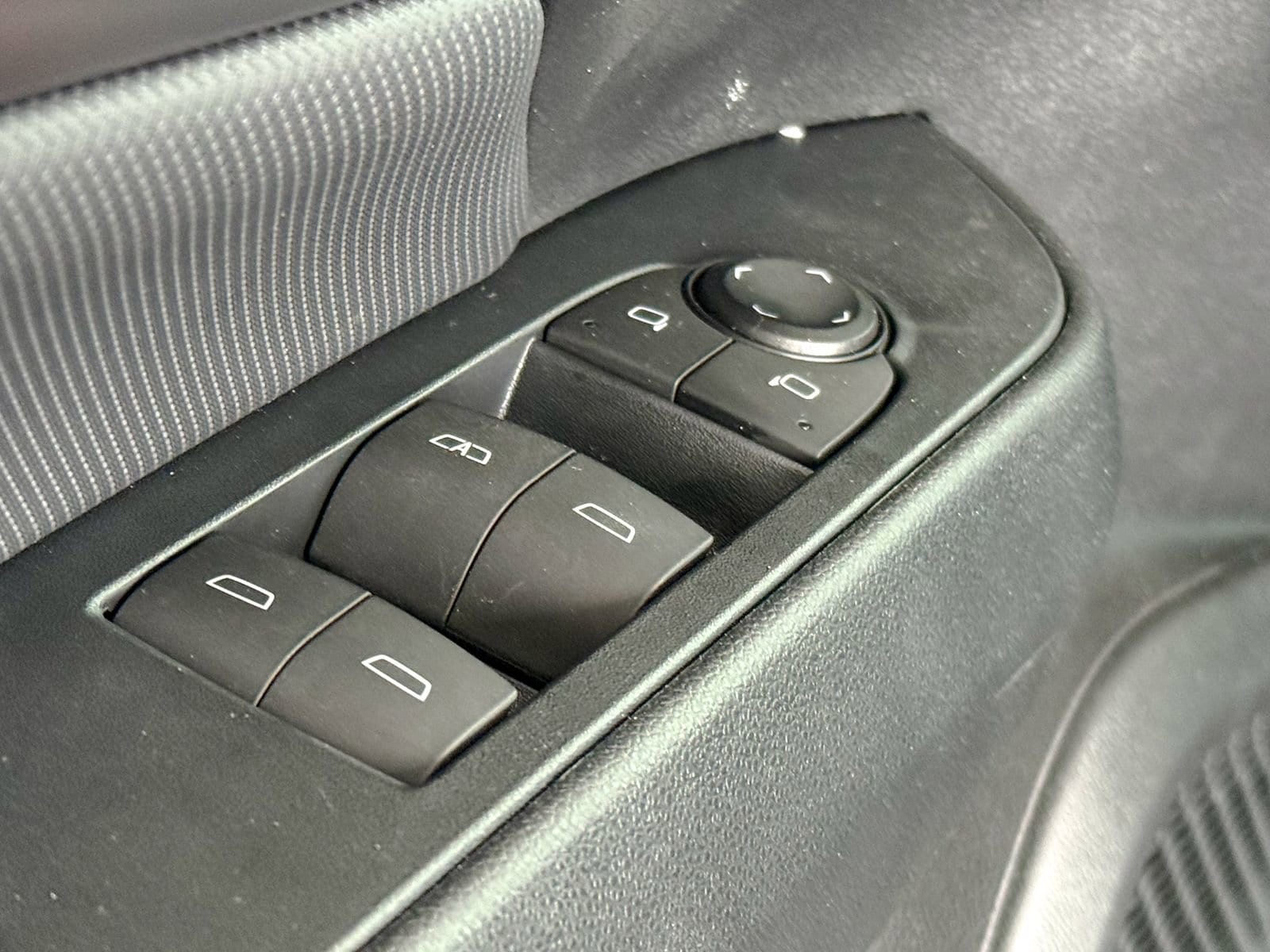 2025 Chevrolet Equinox EV RS - Photo 17