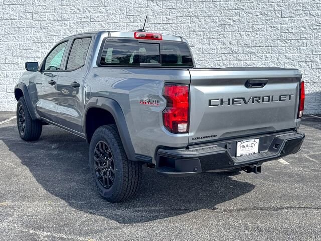2025 Chevrolet Colorado Trail Boss photo 2