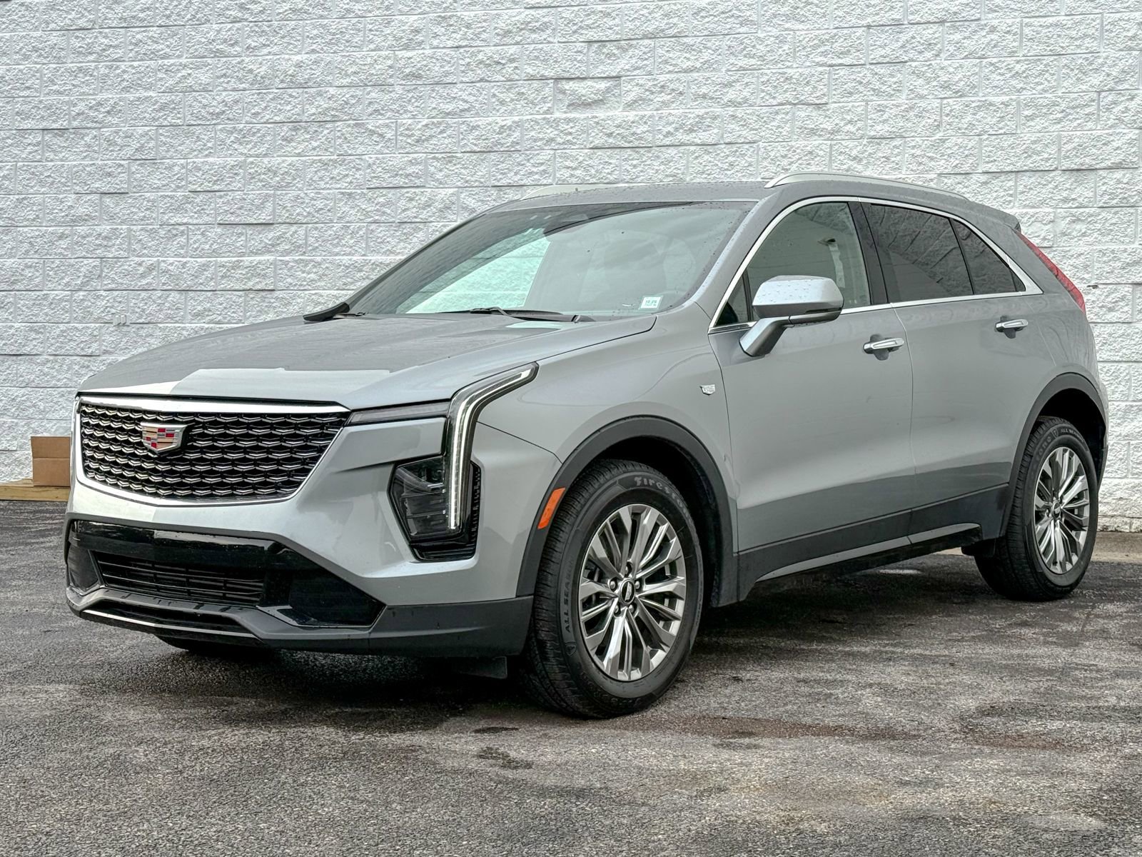 2024 Cadillac XT4 Premium Luxury photo 3