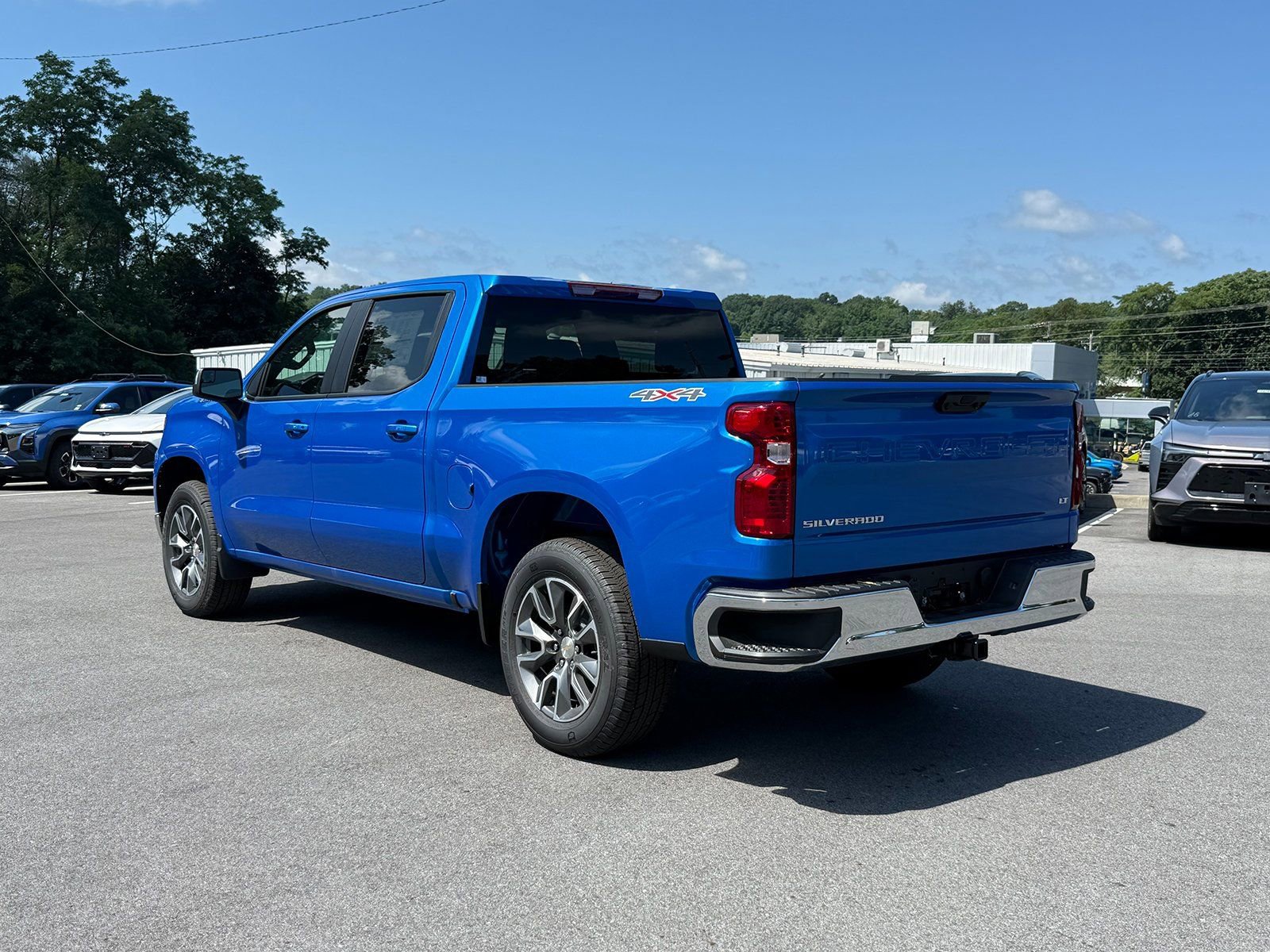 2025 Chevrolet Silverado 1500 LT photo 2