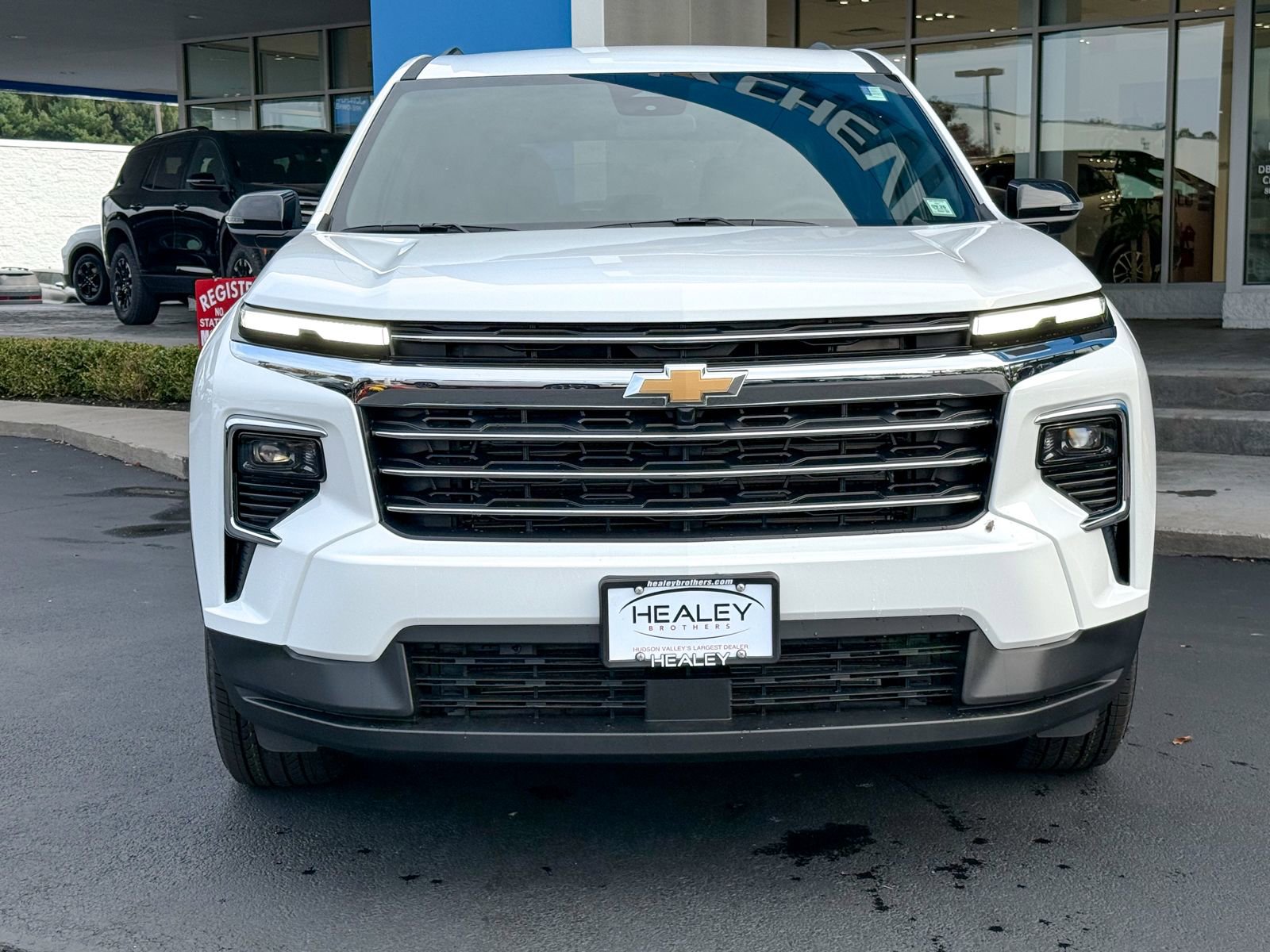 2026 Chevrolet Traverse photo 2