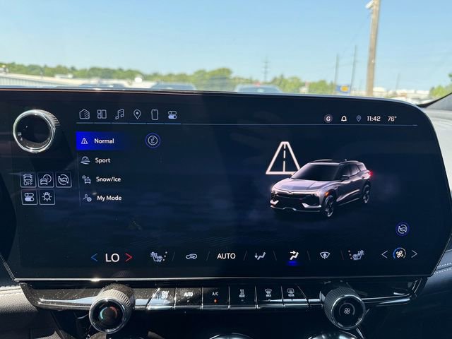 2025 Chevrolet Blazer EV LT - Photo 32
