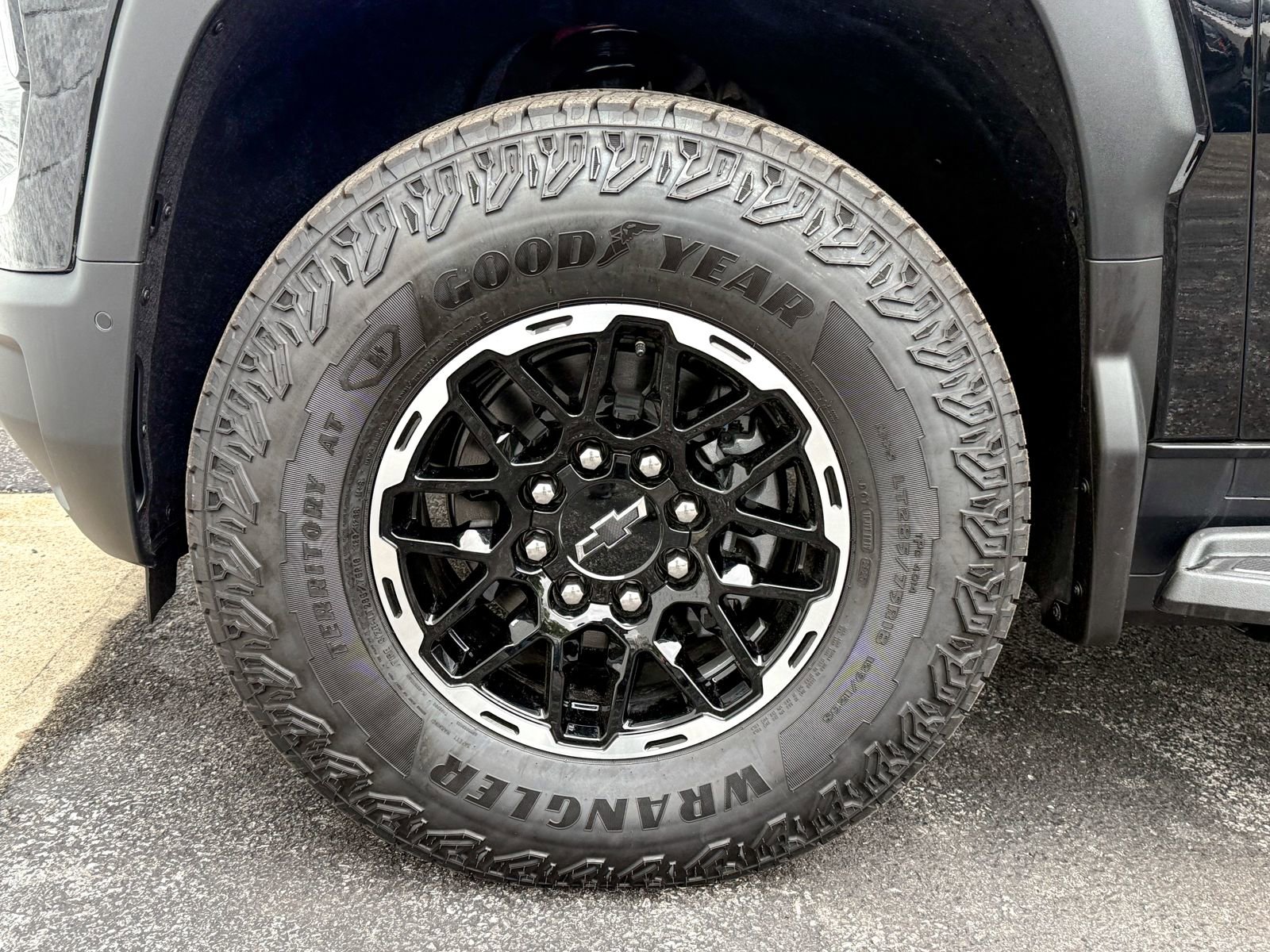 2026 Chevrolet Silverado EV Trail Boss - Photo 12