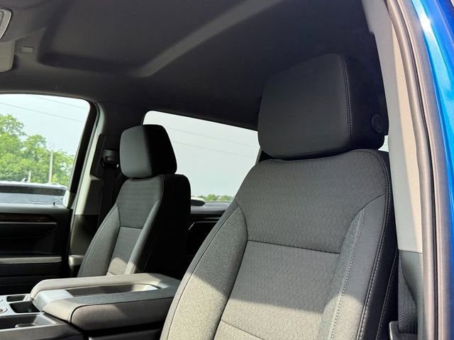 2025 Chevrolet Silverado 1500 LT photo 4