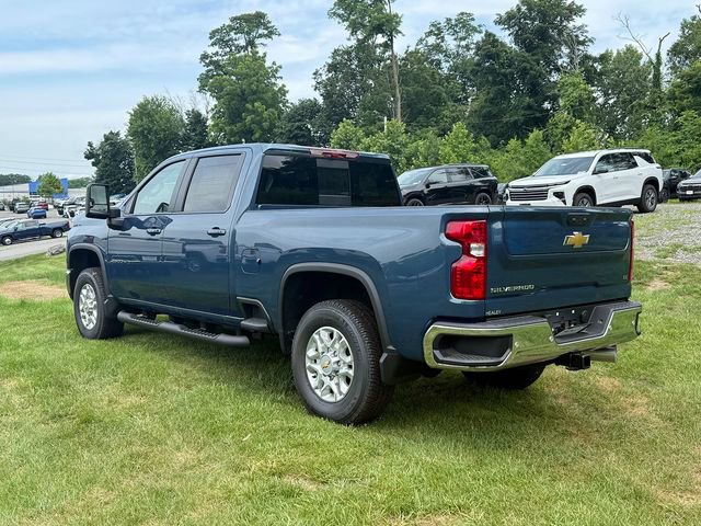 2025 Chevrolet Silverado 2500HD LT photo 2