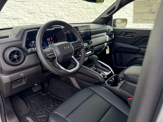 2025 Chevrolet Colorado Trail Boss photo 3