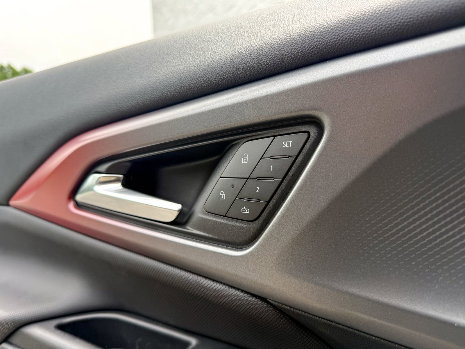 2025 Chevrolet Equinox EV RS - Photo 19
