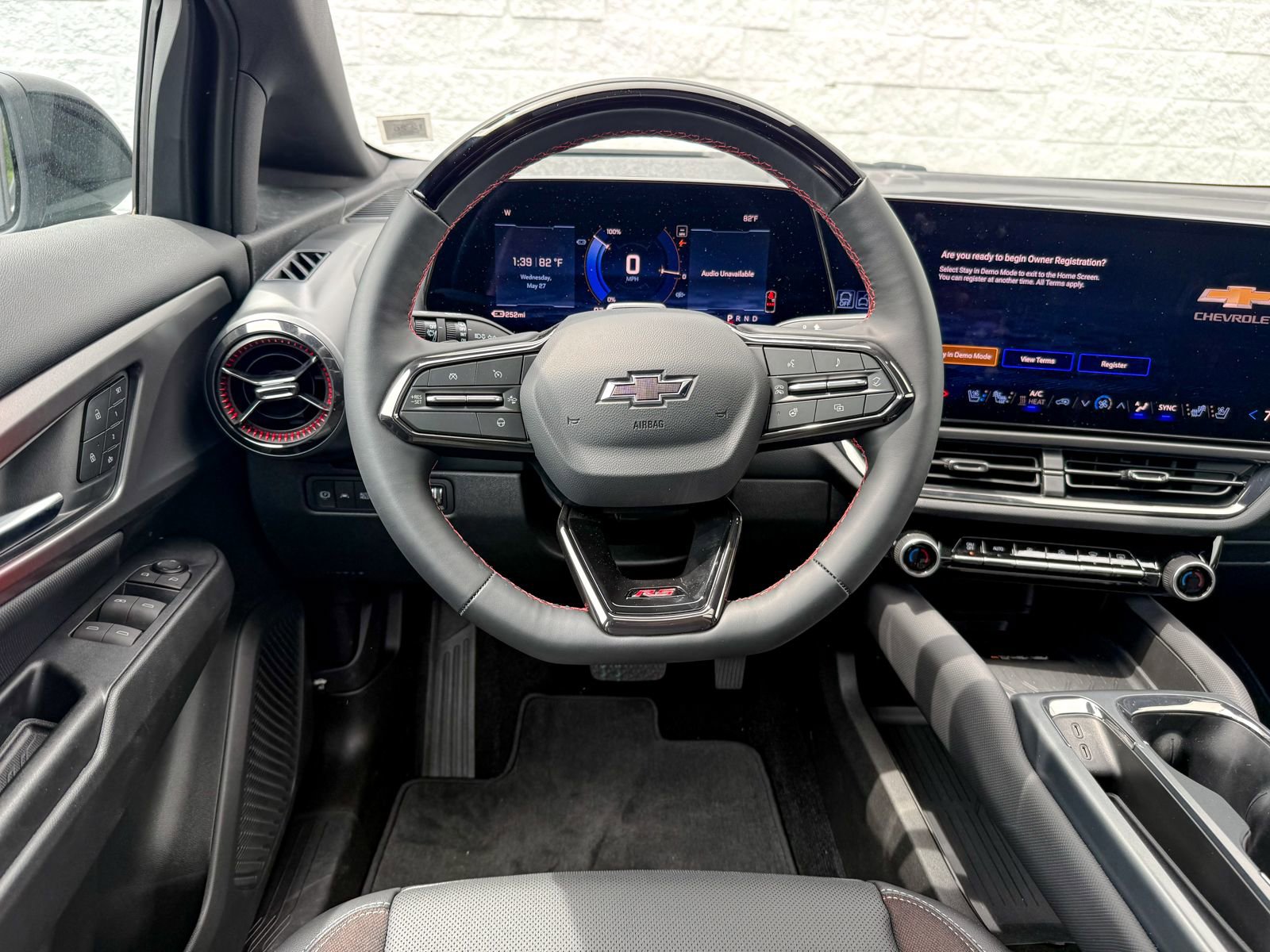2025 Chevrolet Equinox EV RS - Photo 34