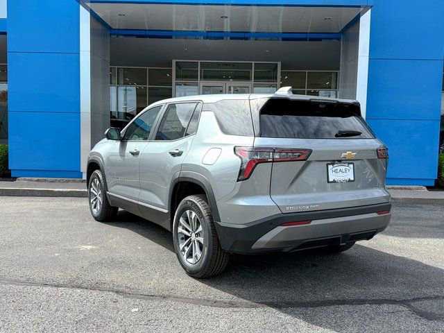 2026 Chevrolet Equinox LT photo 2