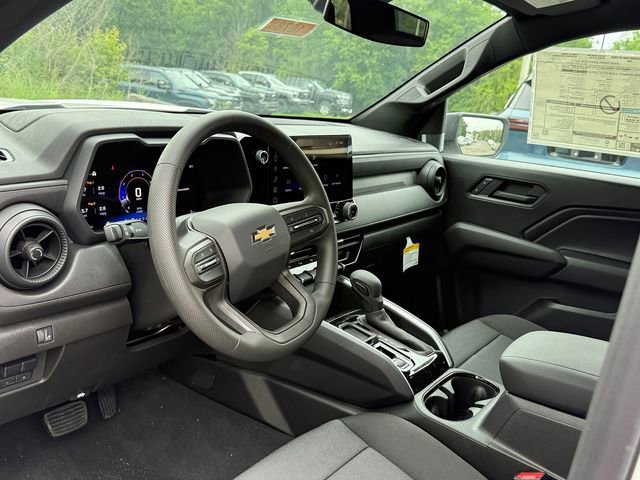 2025 Chevrolet Colorado LT photo 3