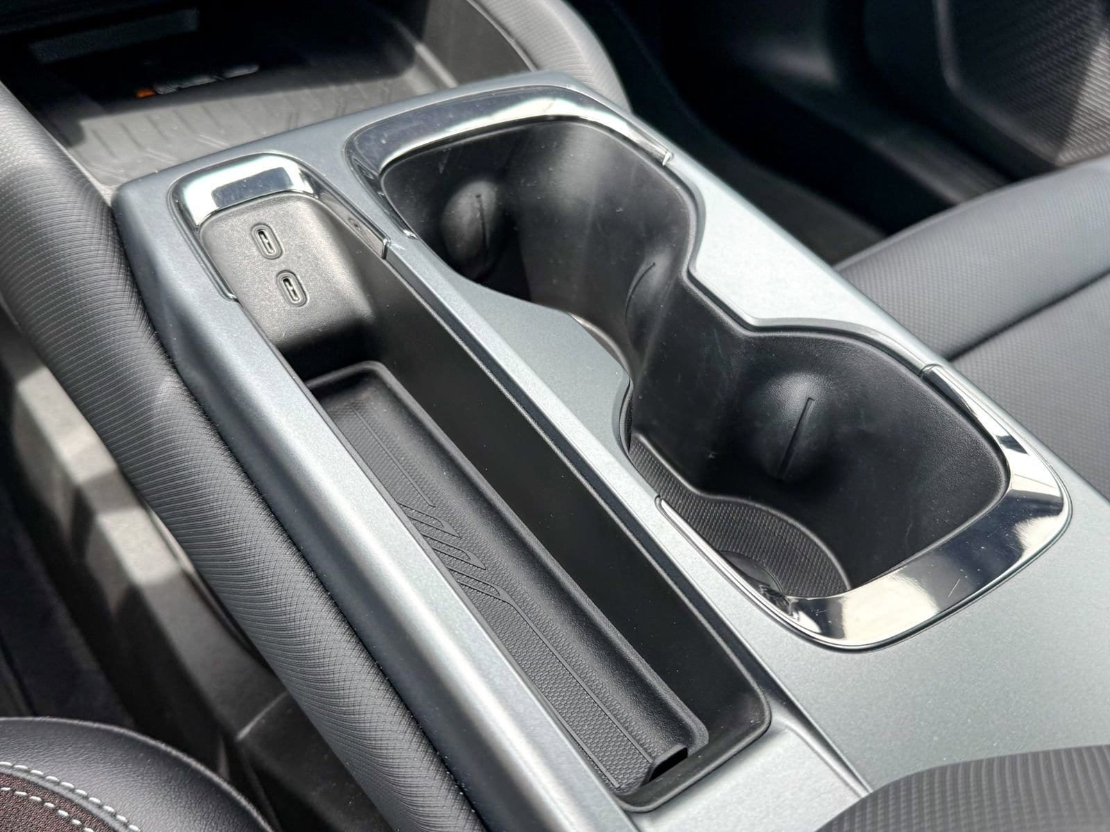 2025 Chevrolet Equinox EV RS - Photo 25
