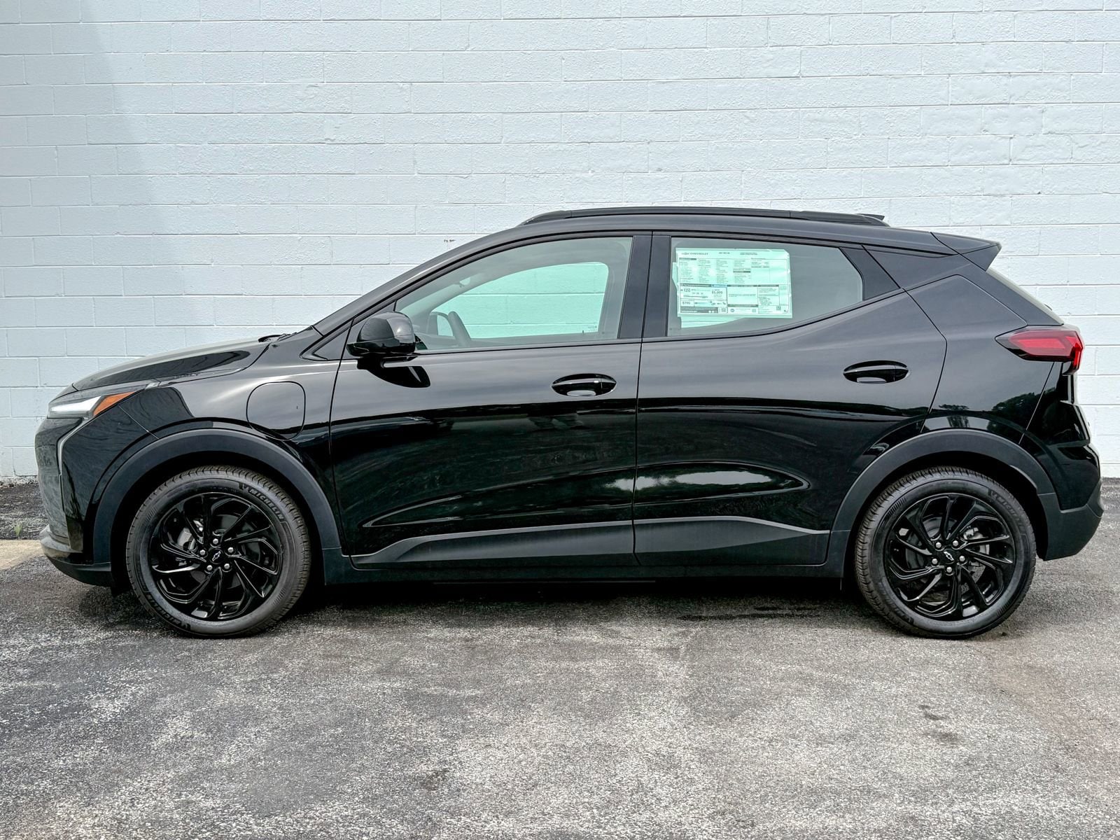 2027 Chevrolet Bolt RS - Photo 10