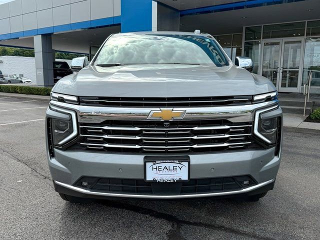 2025 Chevrolet Suburban Premier photo 4