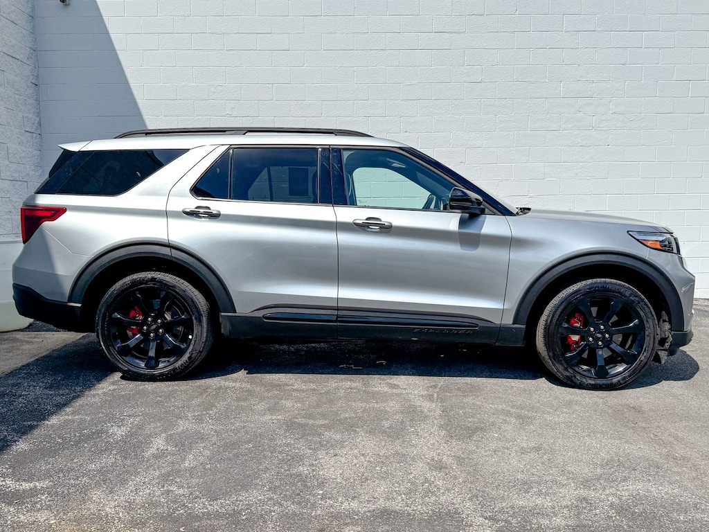 Used 2024 Ford Explorer ST SUV
