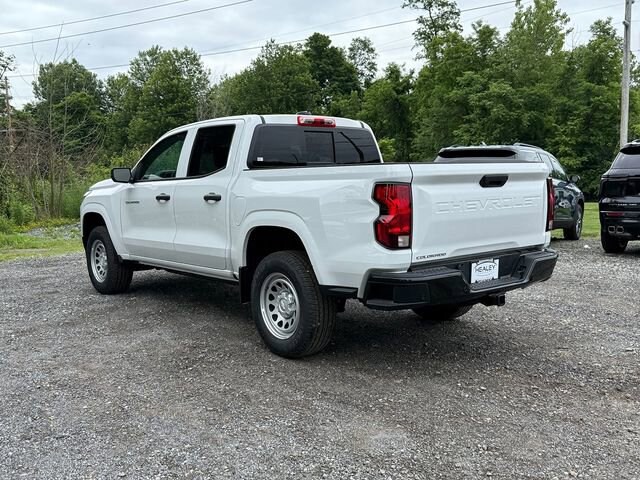 2025 Chevrolet Colorado LT photo 2