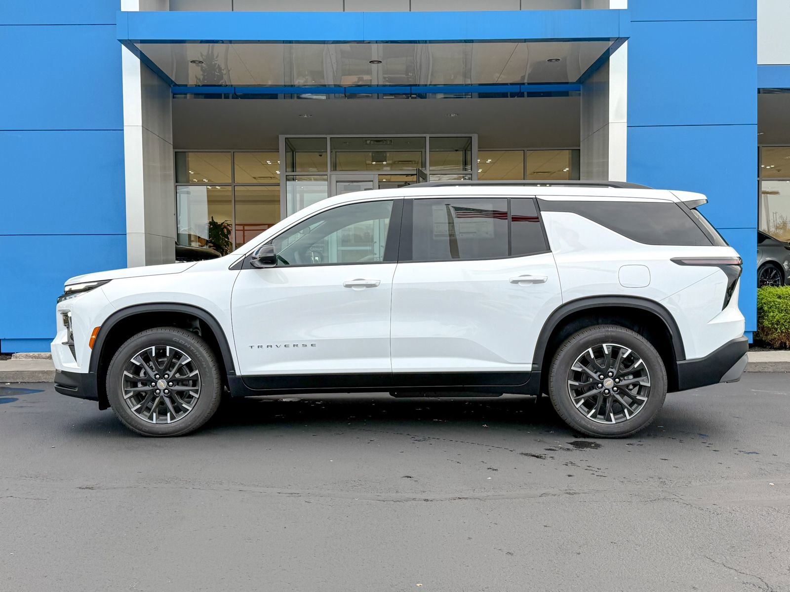 2026 Chevrolet Traverse photo 4