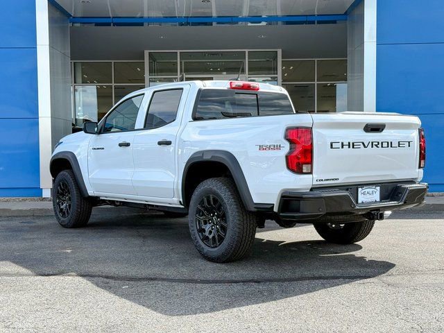 2025 Chevrolet Colorado Trail Boss photo 2
