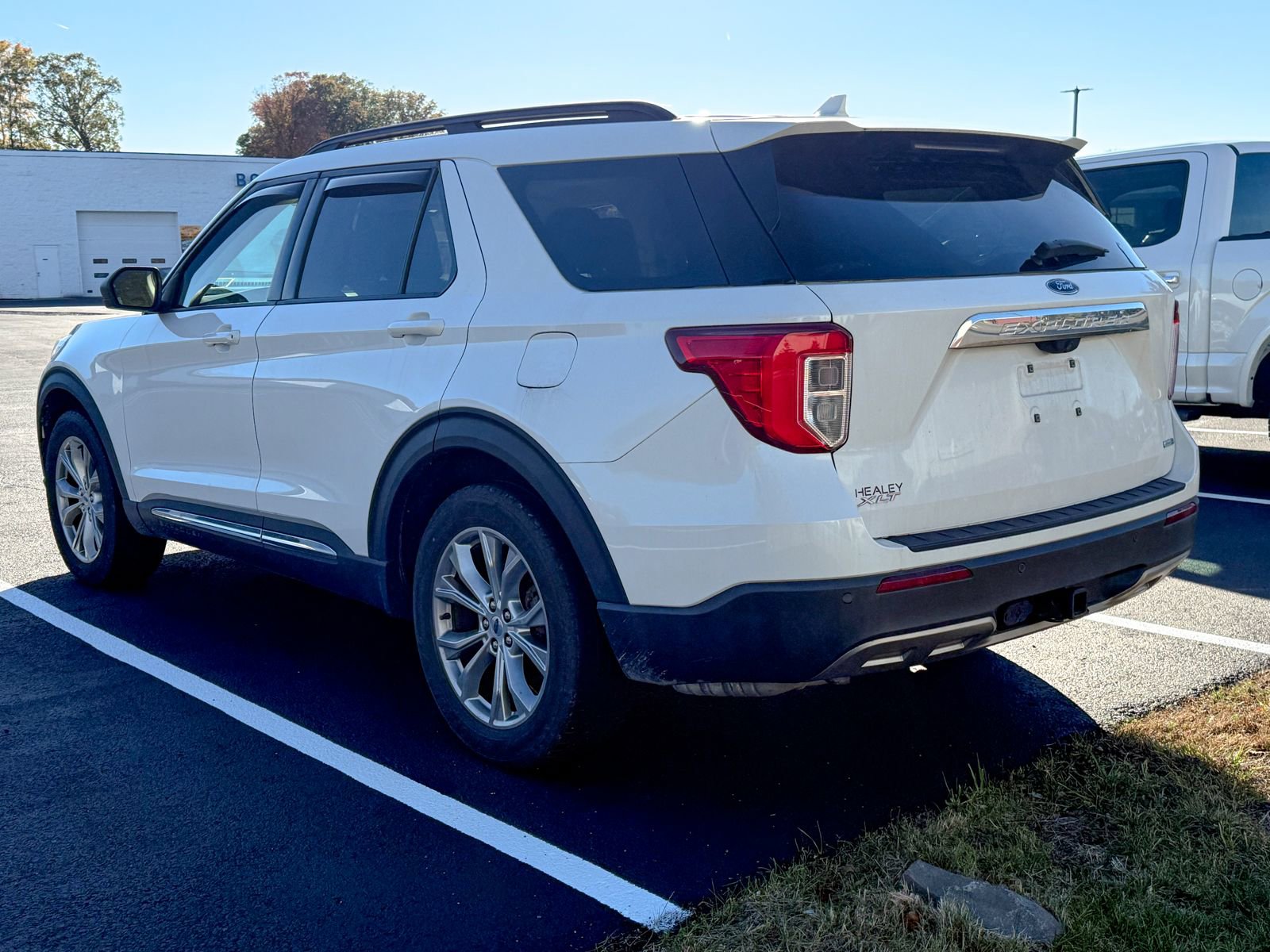 2020 Ford Explorer XLT photo 3