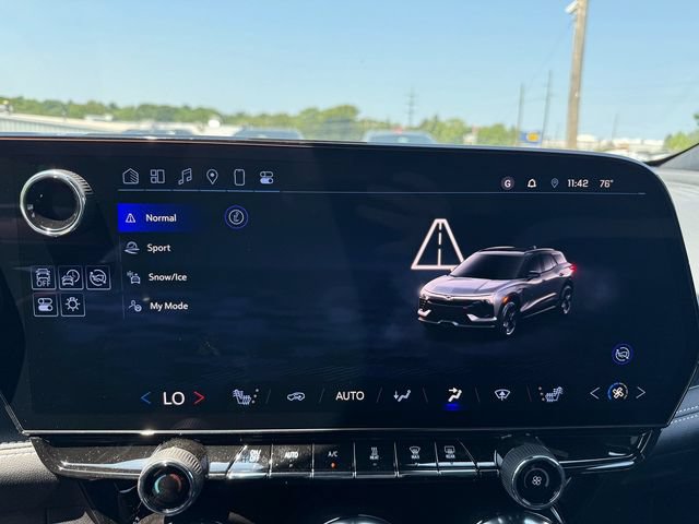 2025 Chevrolet Blazer EV LT - Photo 32
