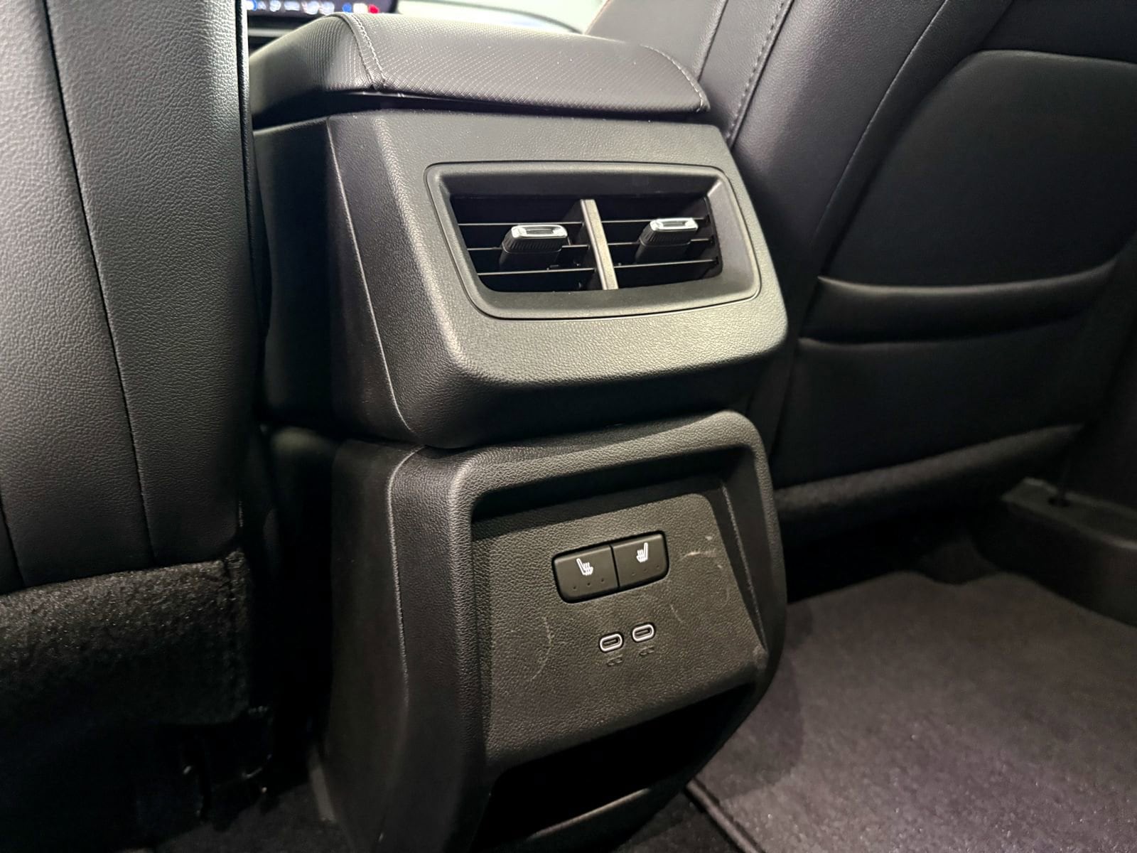 2025 Chevrolet Equinox EV RS - Photo 35