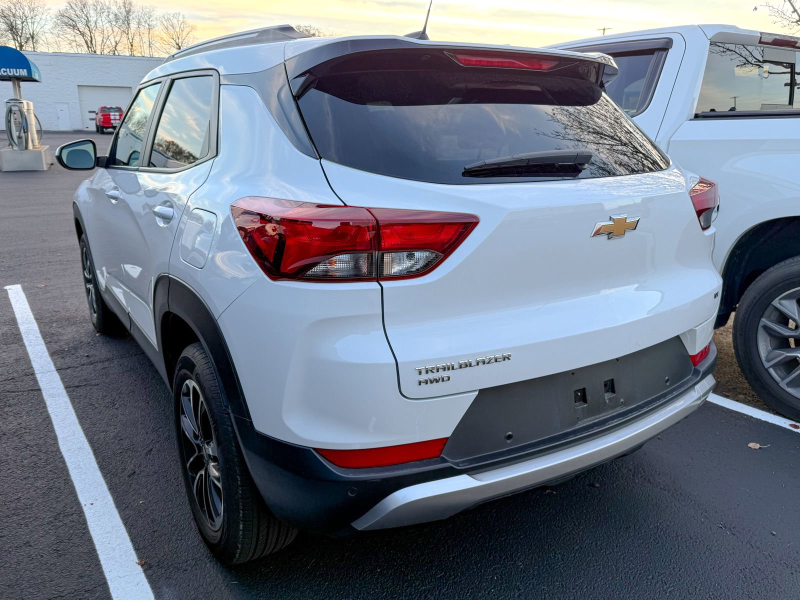 2025 Chevrolet Trailblazer LT photo 2