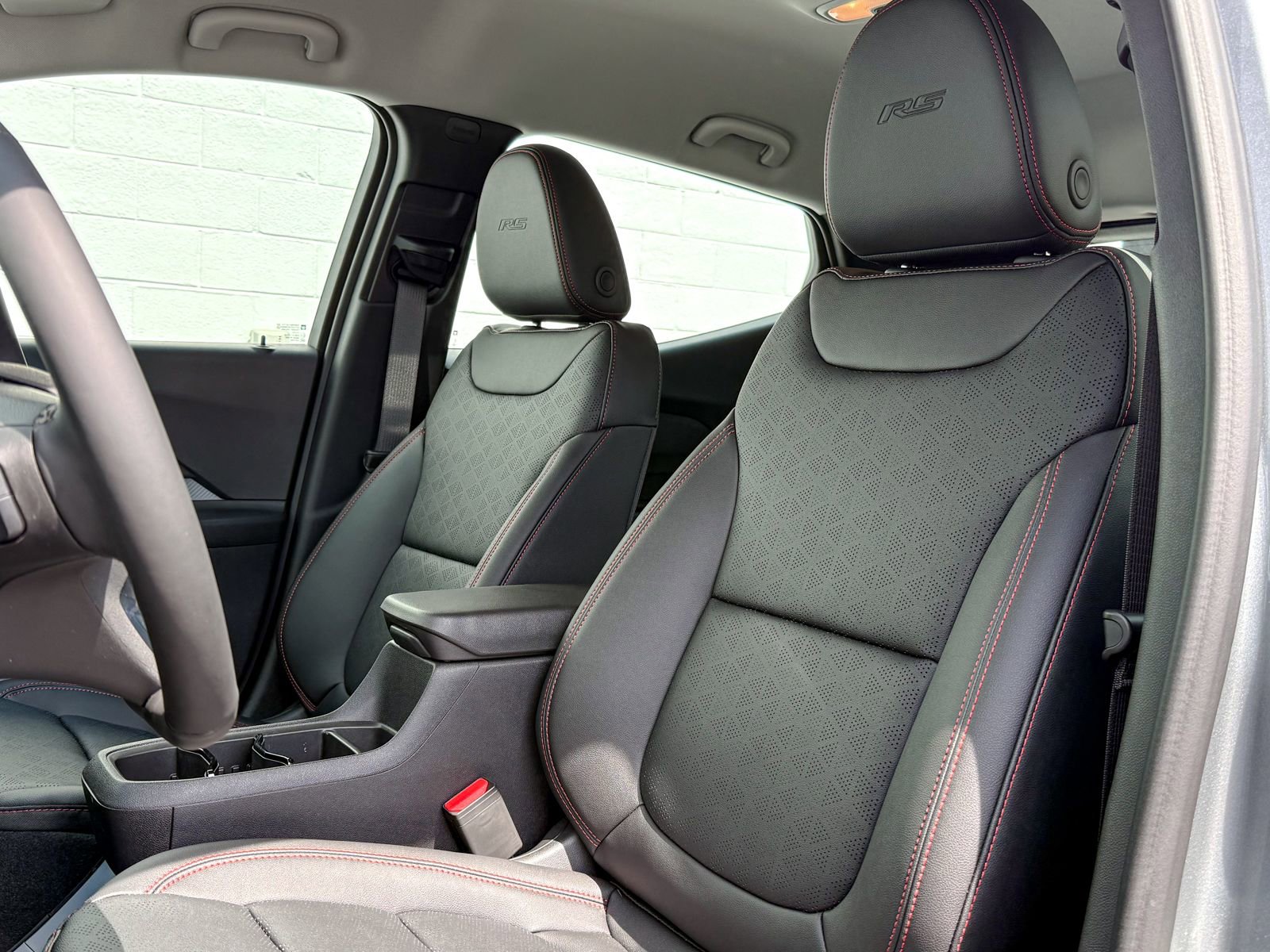 2027 Chevrolet Bolt RS - Photo 15