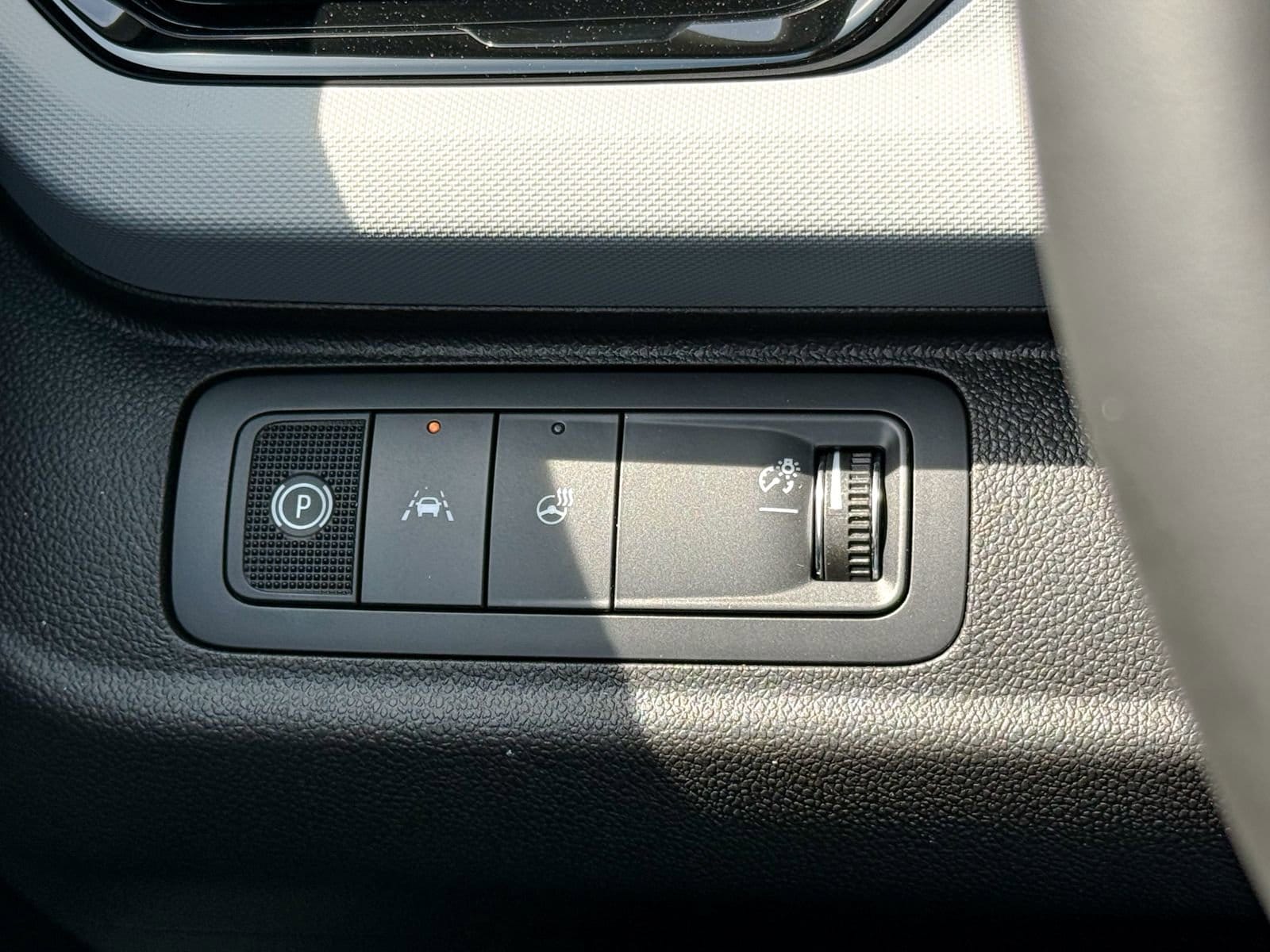 2027 Chevrolet Bolt RS - Photo 28