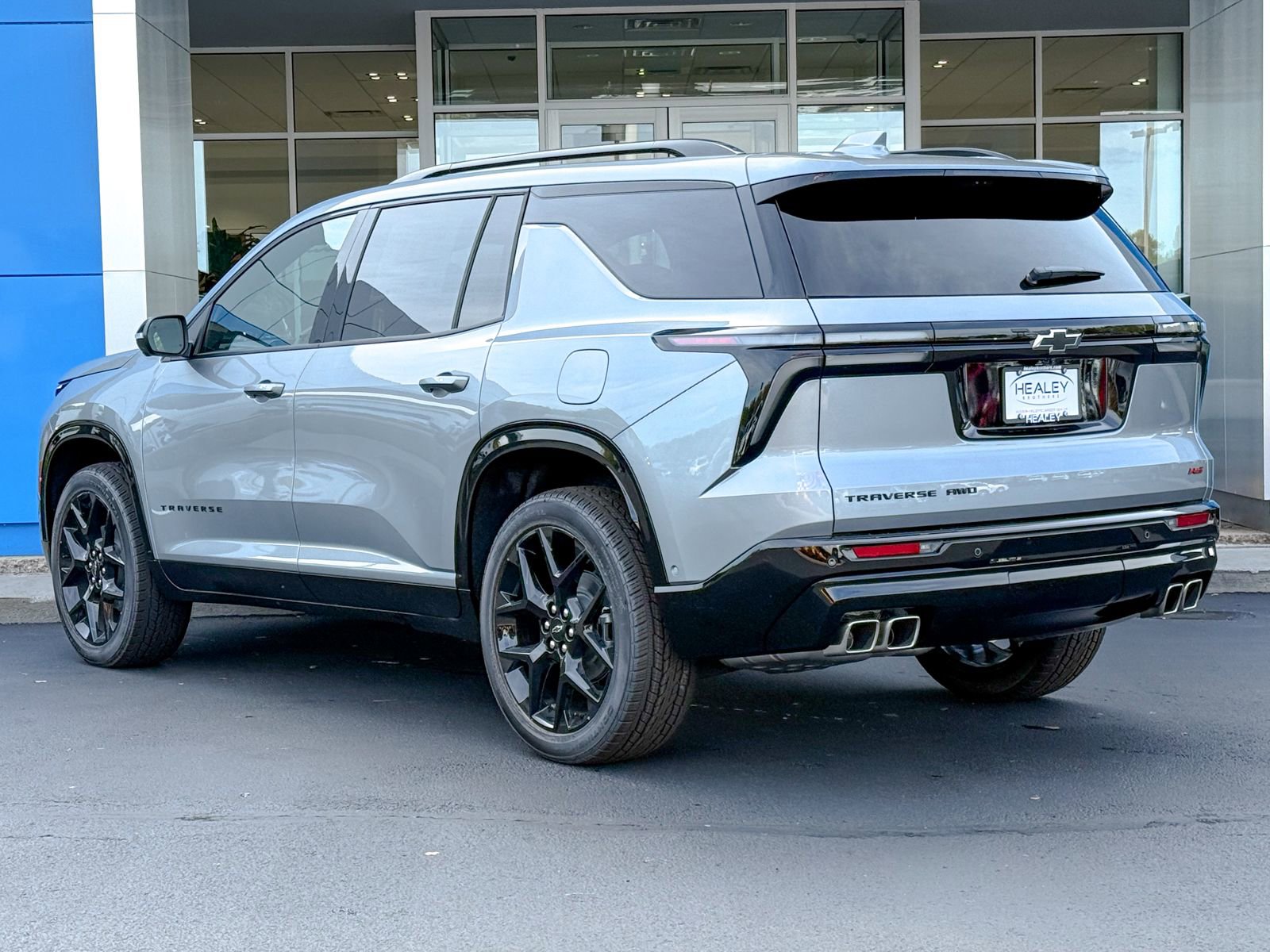 2026 Chevrolet Traverse RS photo 2