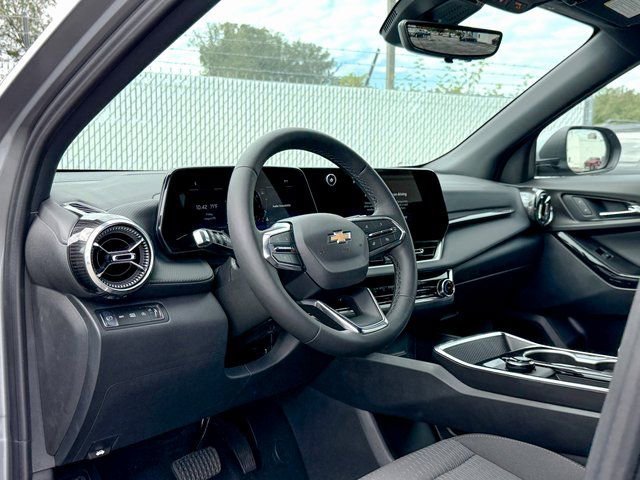 2026 Chevrolet Equinox LT photo 3